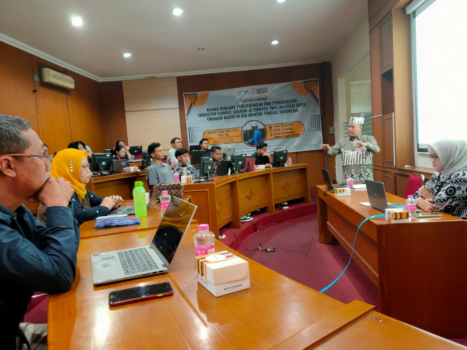 Kuliah Umum di MESP FEB UNS Tentang Pengelolaan/Perlindungan Gambut dan SDGs